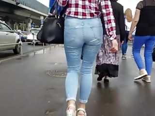russian ass on the street