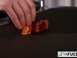 Leya Falcon shows puts candy inside her ass